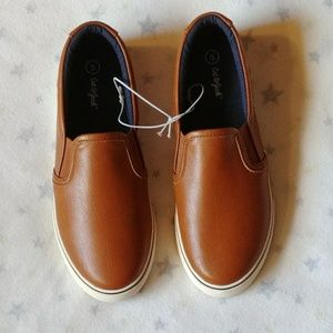 Size 5 tan shoes nwot